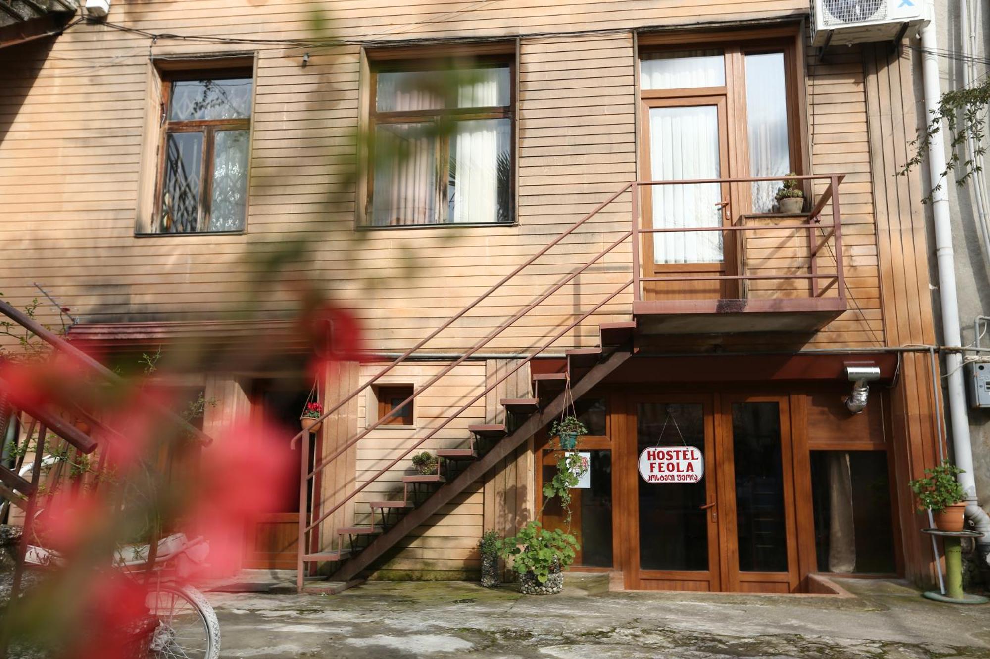 Feola Hostel Kutaisi Bagian luar foto